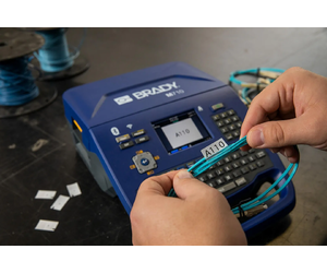 Сравнение Brady и RUSMARK для кабельной маркировки